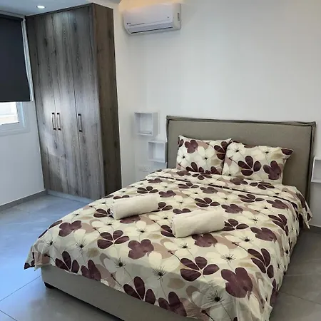 Апартаменты Near Finikoudes 1 *