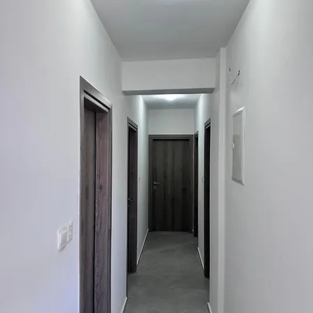 Near Finikoudes 1 דירה *