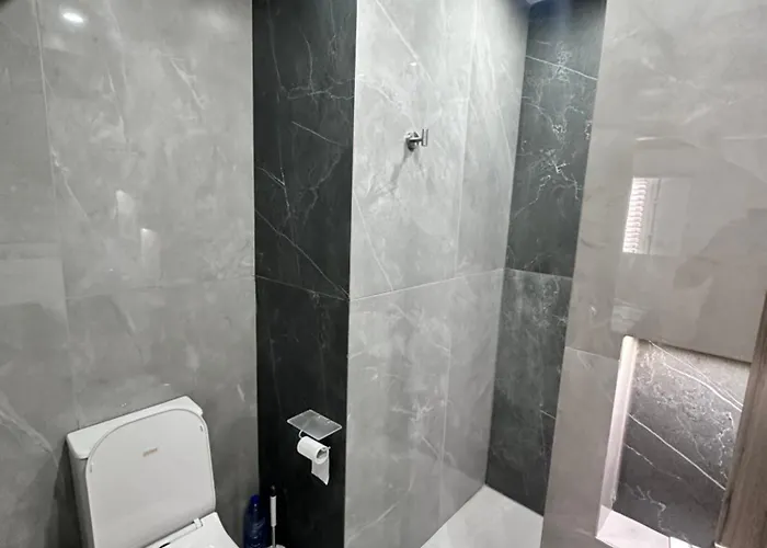 Near Finikoudes 1 アパート *