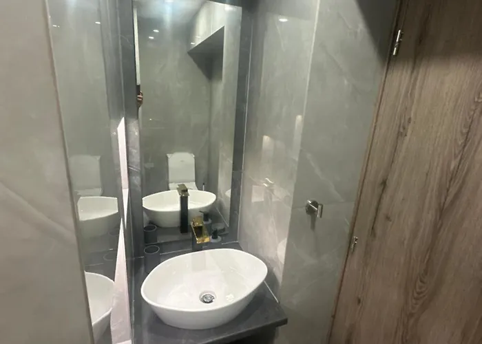 アパート Near Finikoudes 1