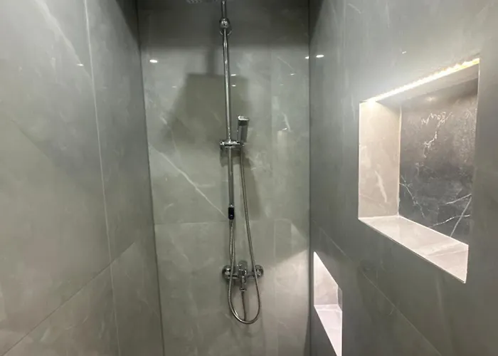 Near Finikoudes 1 * ラルナカ