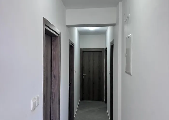 Near Finikoudes 1 アパート *