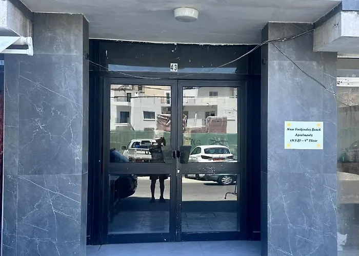 Near Finikoudes 1 アパート ラルナカ