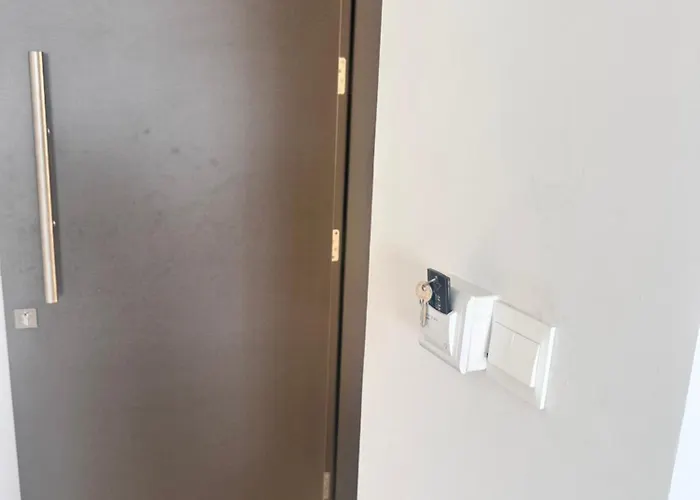 Near Finikoudes 1 アパート *