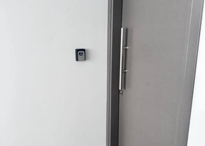 Near Finikoudes 1 アパート ラルナカ