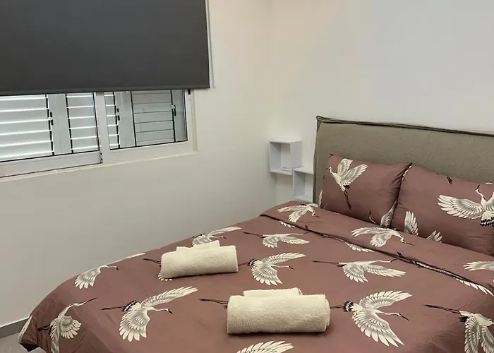 Near Finikoudes 1 アパート ラルナカ